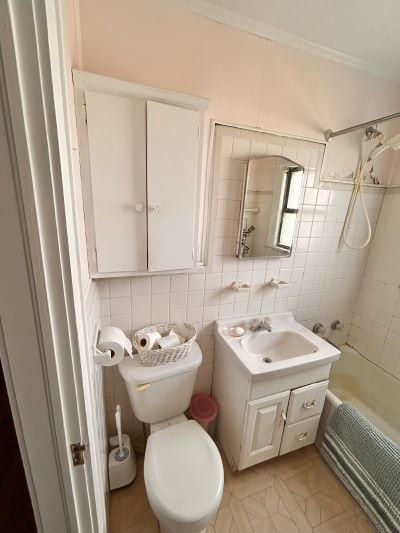 Braunschweig Project - 1920s Bathroom Remodel - Before 1